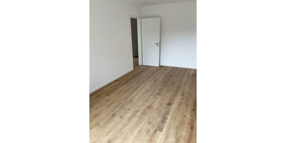 Etagenwohnung Hannover Döhren - 5 Zimmer, 140 m&sup2;, 1.990&euro; | Angebot:24696709