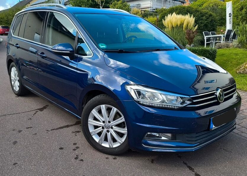 VW Touran 115.000 km 19.450 € Föhren 54343