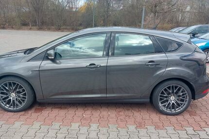 Ford Focus 151.000 km 6.300 &euro; Bad Kissingen 97688