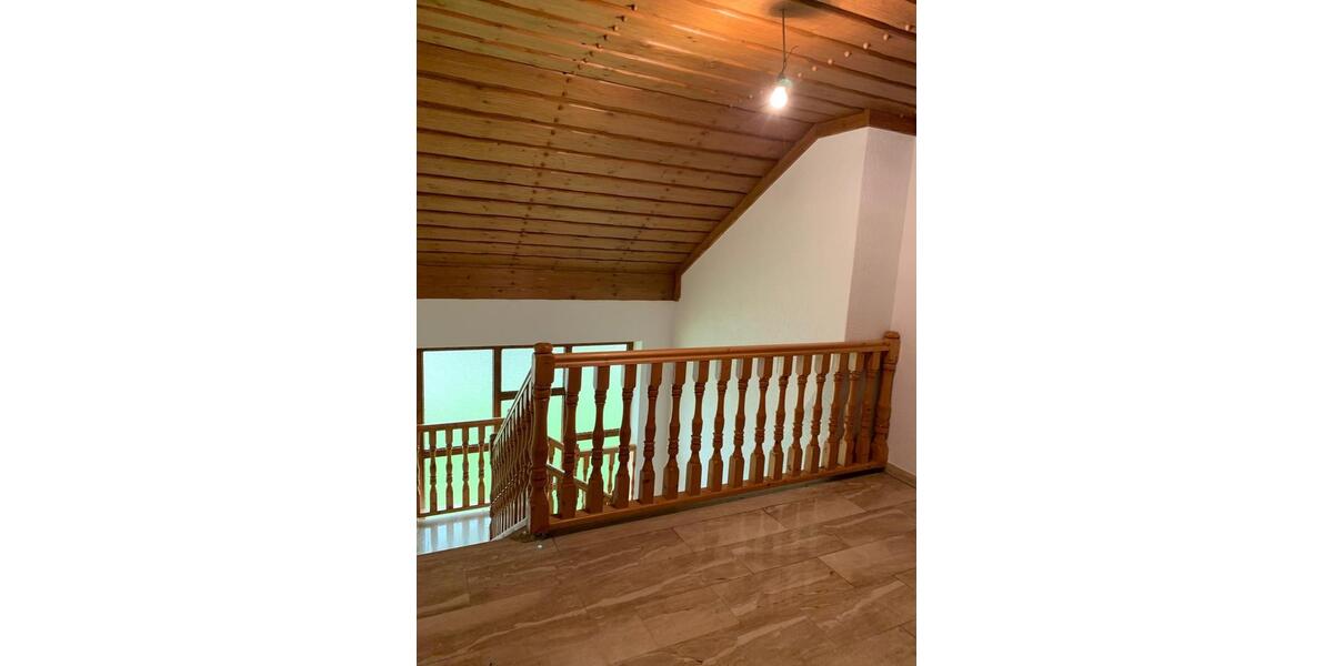 Einfamilienhaus Straßkirchen - 9 Zimmer, 221 m&sup2;, 1.950&euro; | Angebot:26617779