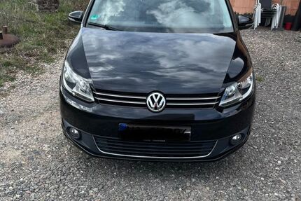 VW Touran 172.000 km 9.000 &euro; Diemelstadt 34474