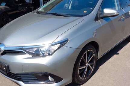 Toyota Auris 99.000 km 13.999 € Lebach 66822