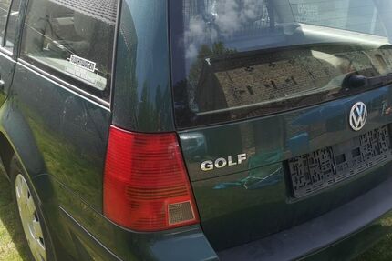 VW Golf 176.000 km 990 &euro; Am Mellensee 15838