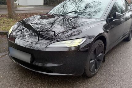 Tesla Model 3 31.000 km 32.000 &euro; München 80807