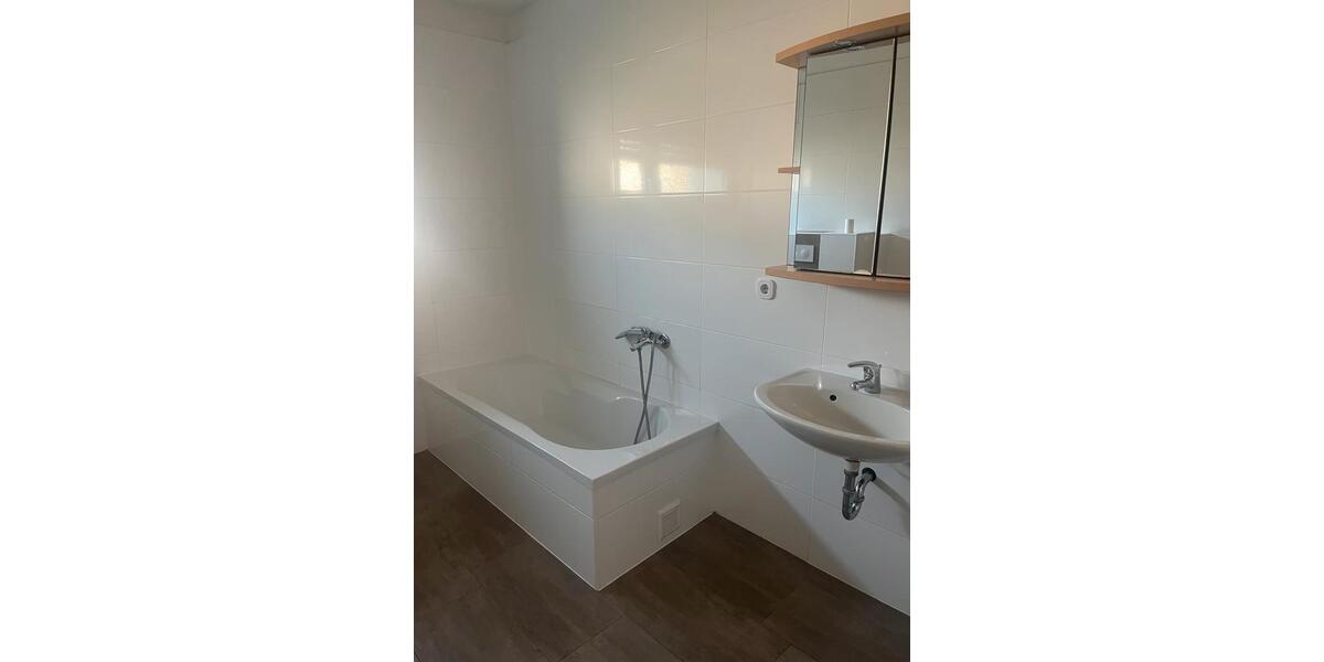 Erdgeschoßwohnung Speicher - 3 Zimmer, 80 m&sup2;, 990&euro; | Angebot:26407018
