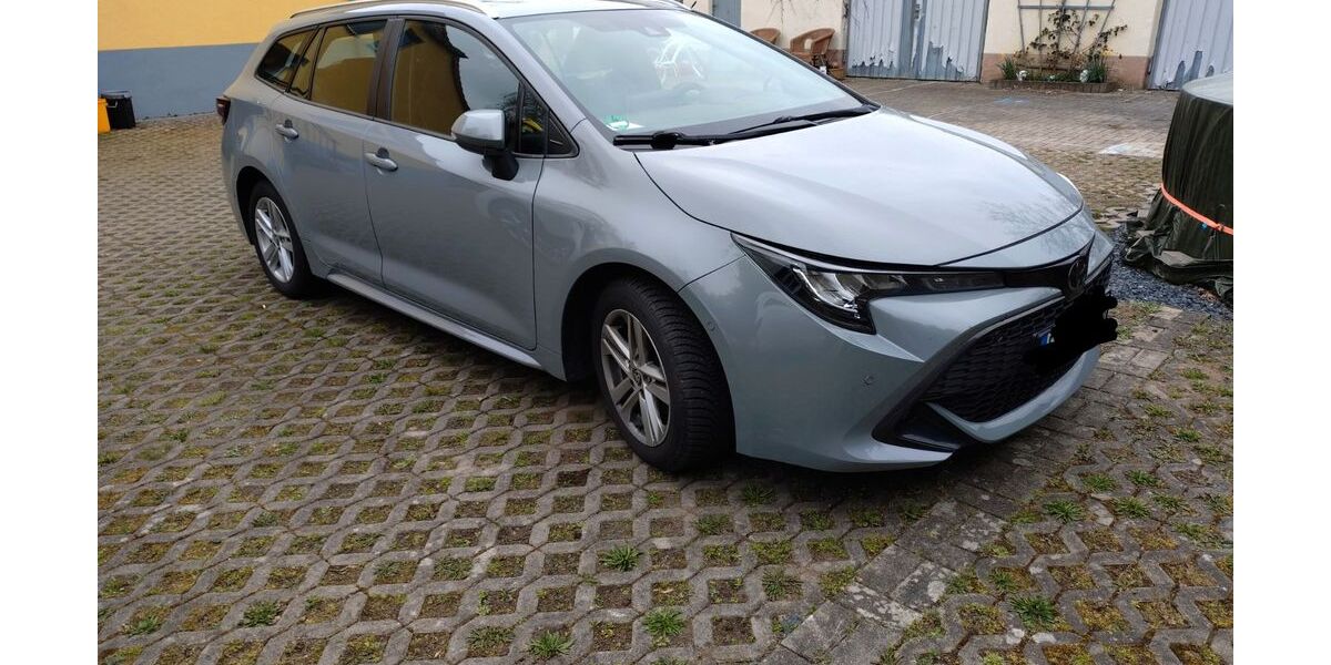 Toyota Corolla 88.500 km 15.999 &euro; Röderland 04932