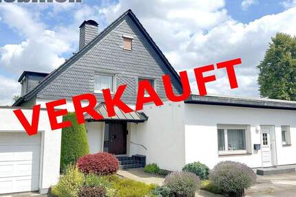 Gepflegtes 2-Familienhaus mit Einliegerwohnung und 2 Garagen in Dortmund-Lichtendorf 8 zimmer