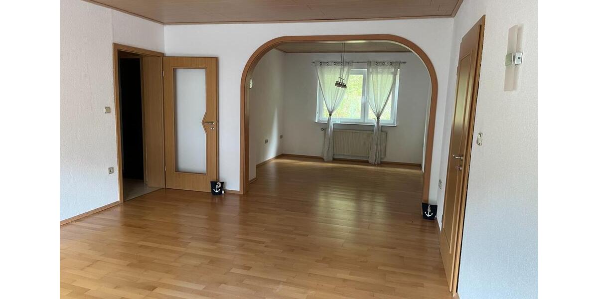 Erdgeschoßwohnung Heringen (Werra) - 6 Zimmer, 123 m&sup2;, 1.200&euro; | Angebot:25320565