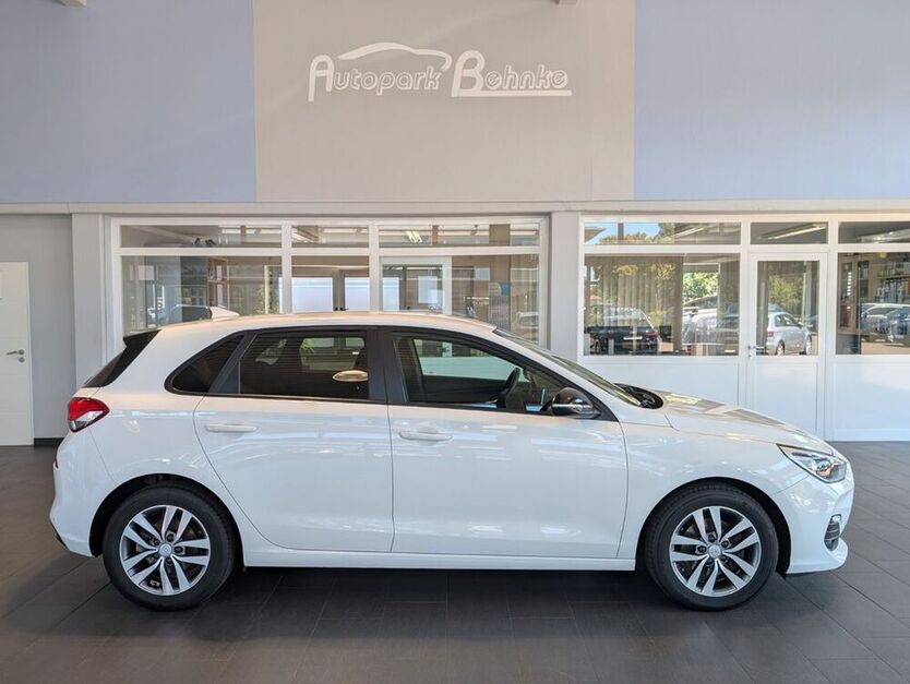 i30