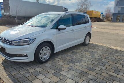 VW Touran 147.300 km 22.190 &euro; Dachau 85221