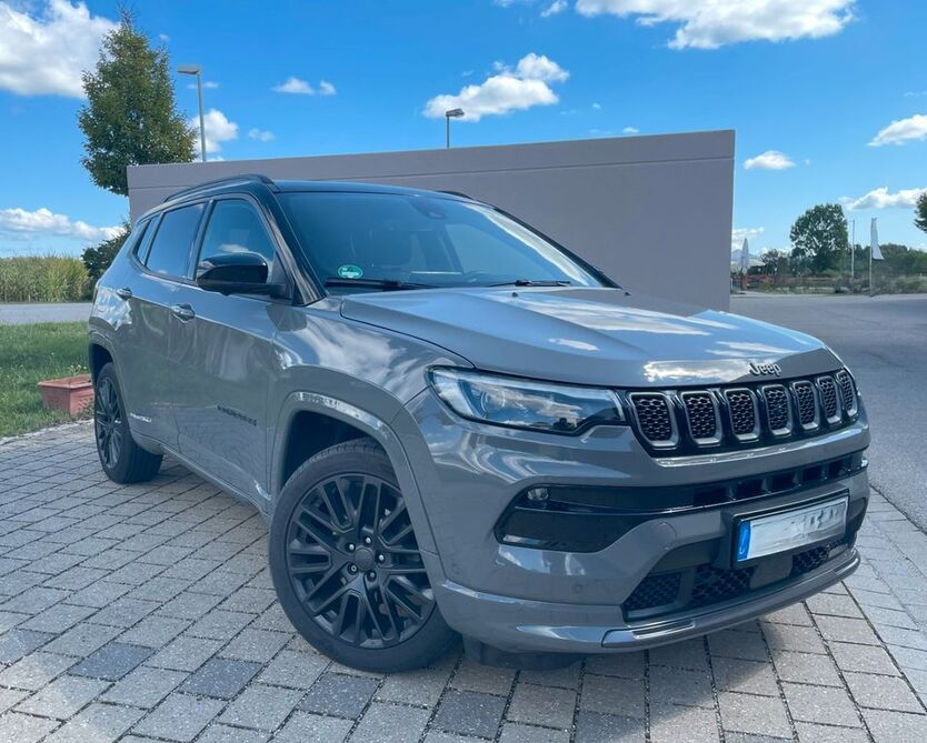 Jeep Compass 44.061 km 24.450 € Gunzenhausen 91710