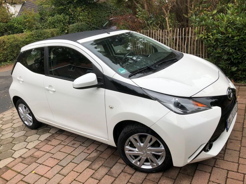 Toyota Aygo (X) 45.200 km 7.800 € Hamburg 22393