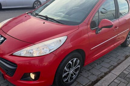 Peugeot 207 193.000 km 3.990 &euro; Saarbrücken Dudweiler 66125