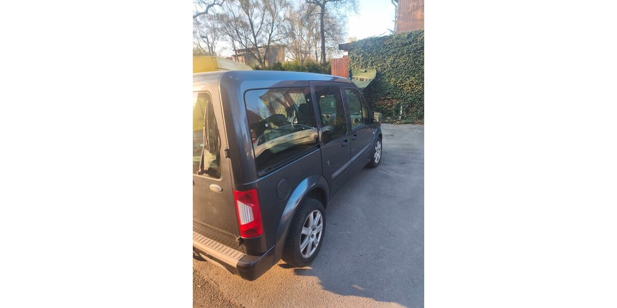 Ford Tourneo Connect 198.000 km 2.600 &euro; Oberhausen 46049