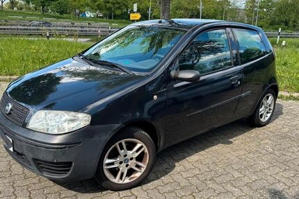 Fiat Punto 153.769 km 1.999 &euro; Karlsruhe 76137
