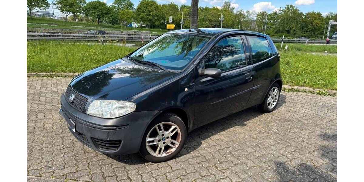 Fiat Punto 153.769 km 1.999 &euro; Karlsruhe 76137