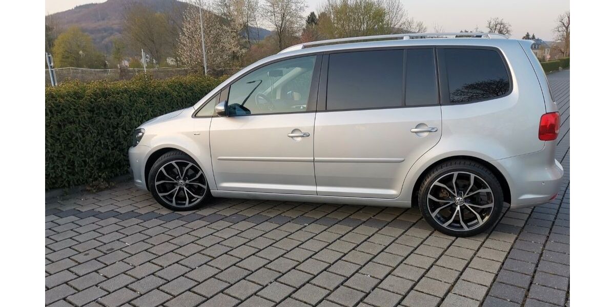 VW Touran 157.000 km 12.900 &euro; Salmtal 54528