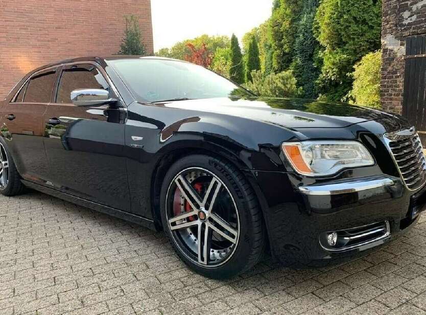 Chrysler 300C 85.000 km 17.400 € Jena 07749