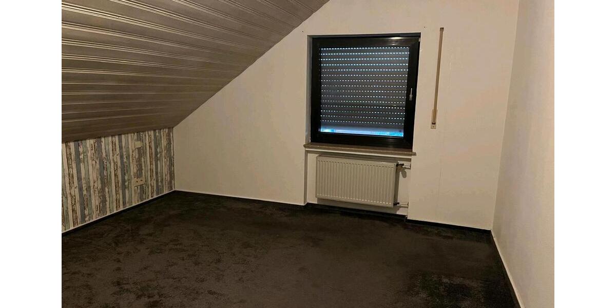 Etagenwohnung Ellwangen (Jagst) - 3.5 Zimmer, 100 m&sup2;, 700&euro; | Angebot:26429163