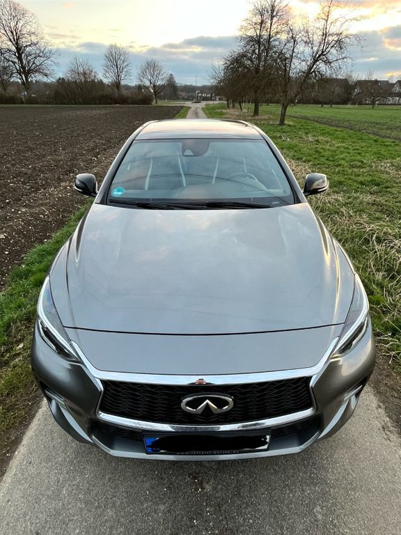 INFINITI Q30 88.000 km 18.500 € Vöhringen 89269