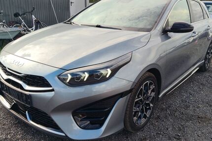 Kia ceed / Ceed 120.000 km 15.499 &euro; Berlin 10179