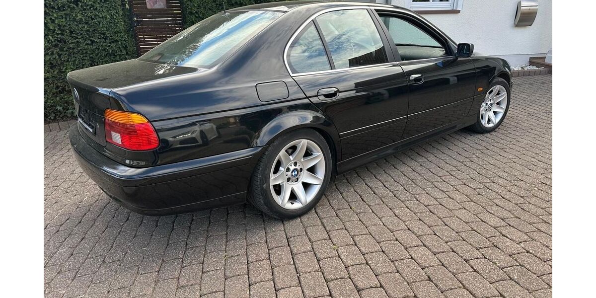 BMW 530 222.000 km 9.100 &euro; Irrel 54666