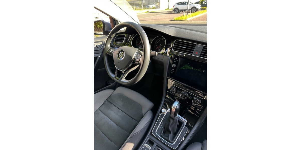 VW Golf 76.200 km 24.100 € Mannheim 68159