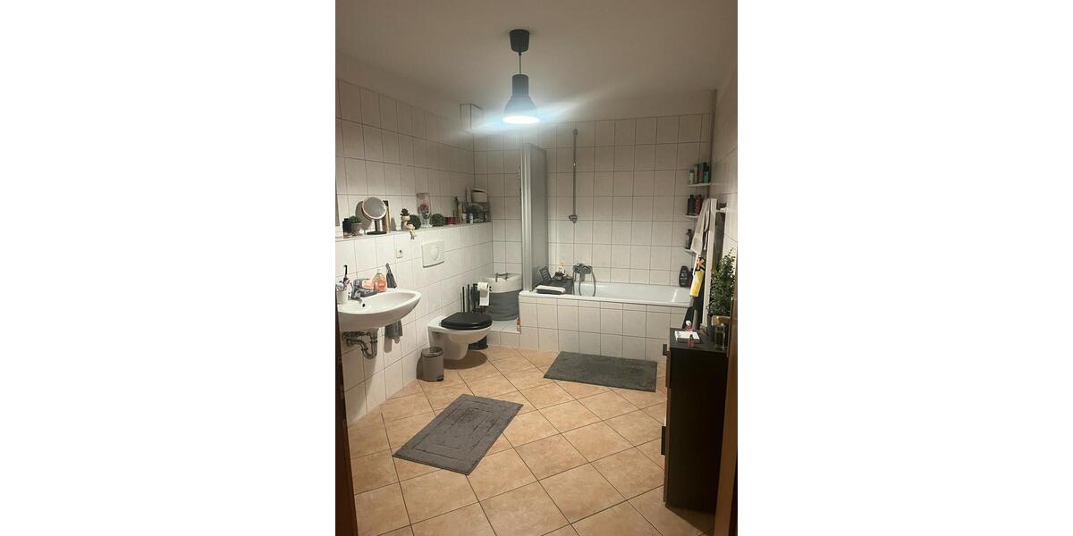 Dachgeschoßwohnung Waren (Müritz) - 2 Zimmer, 64 m&sup2;, 670&euro; | Angebot:26325872