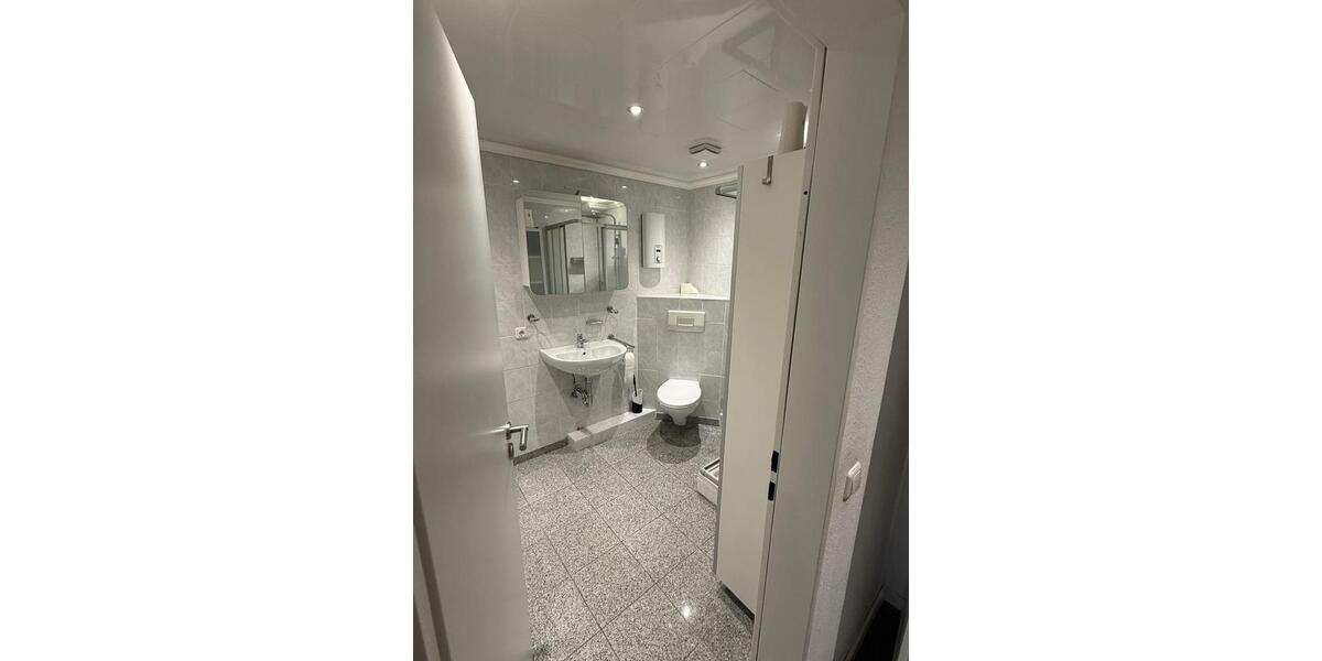 Diese helle 2-Zimmer-Wohnung in Herzogenrath-Kohlscheid bietet au 2 zimmer