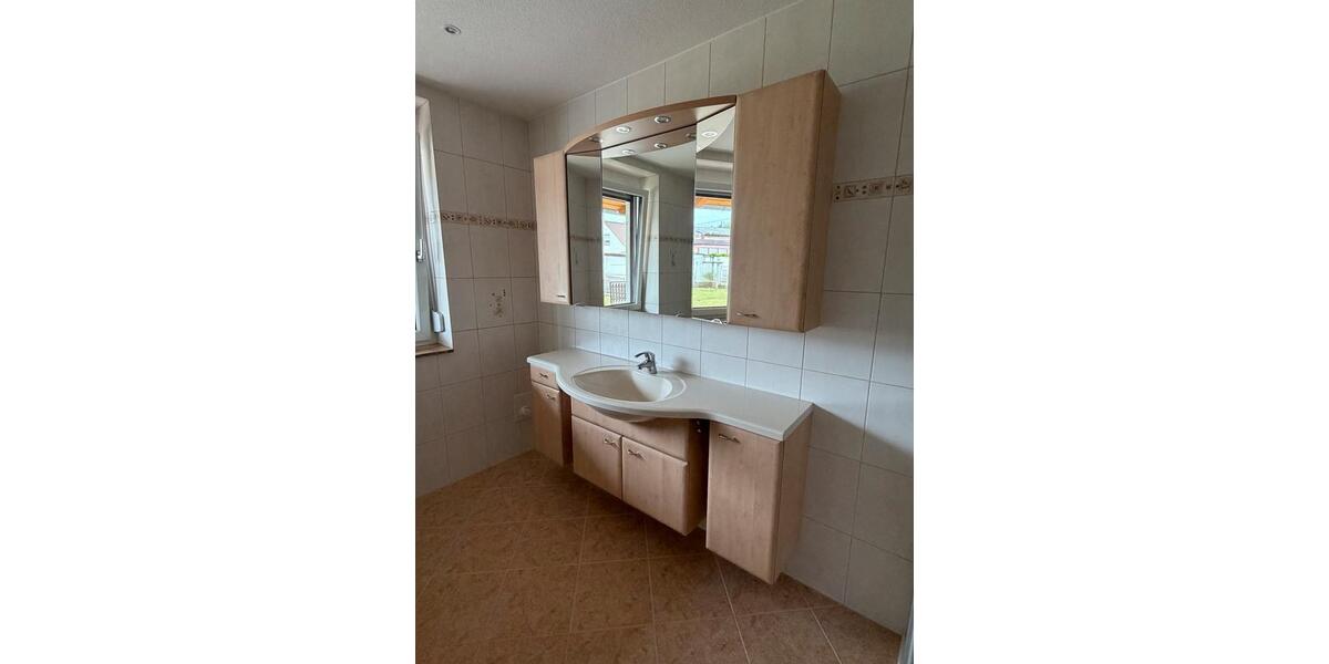 Einfamilienhaus Elsterwerda - 4 Zimmer, 90 m&sup2;, 1.100&euro; | Angebot:26675340
