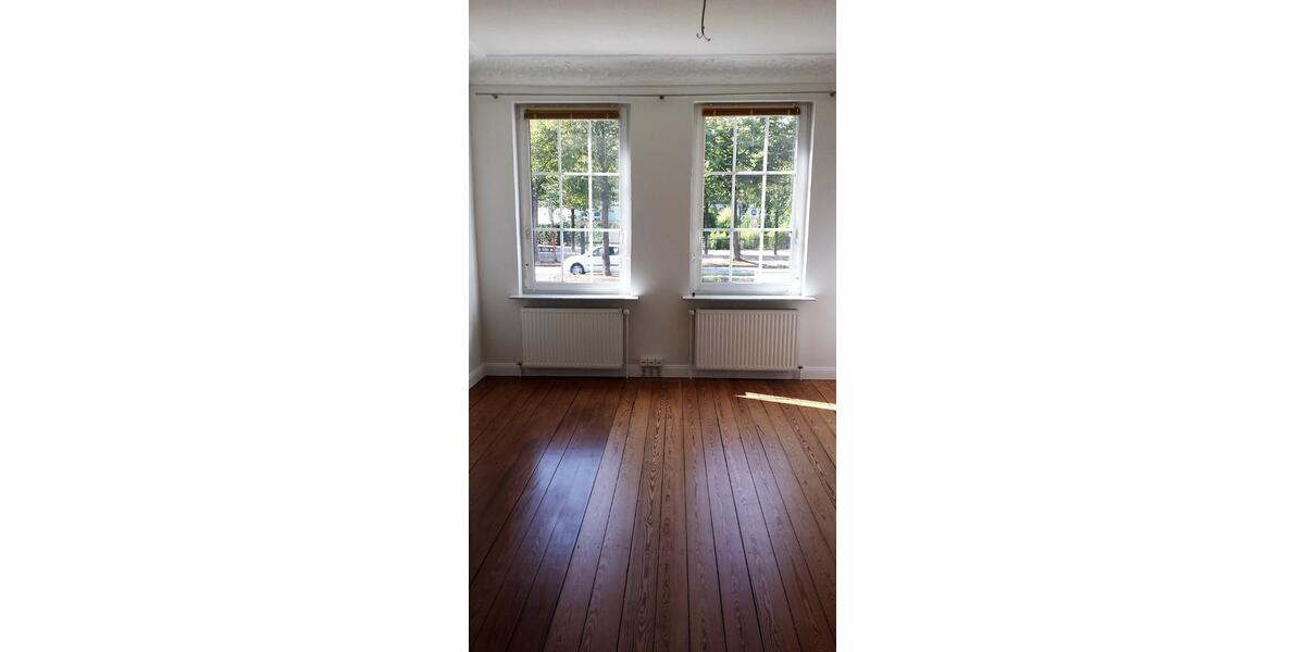 Villa Ahrensburg - 7 Zimmer, 188 m&sup2;, 3.490&euro; | Angebot:26582178