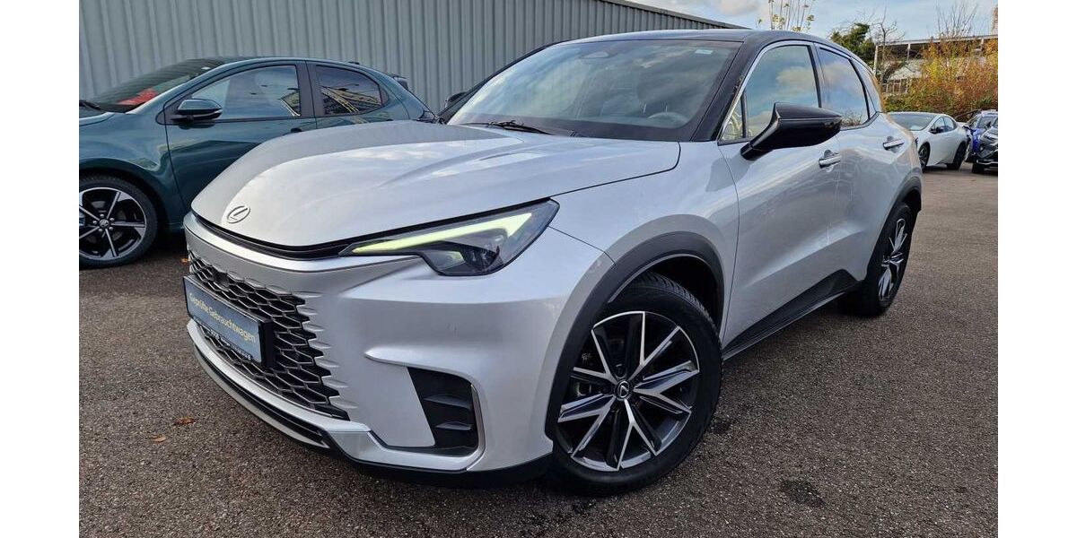 Lexus LBX 14.135 km 33.990 &euro; Nürtingen 72622