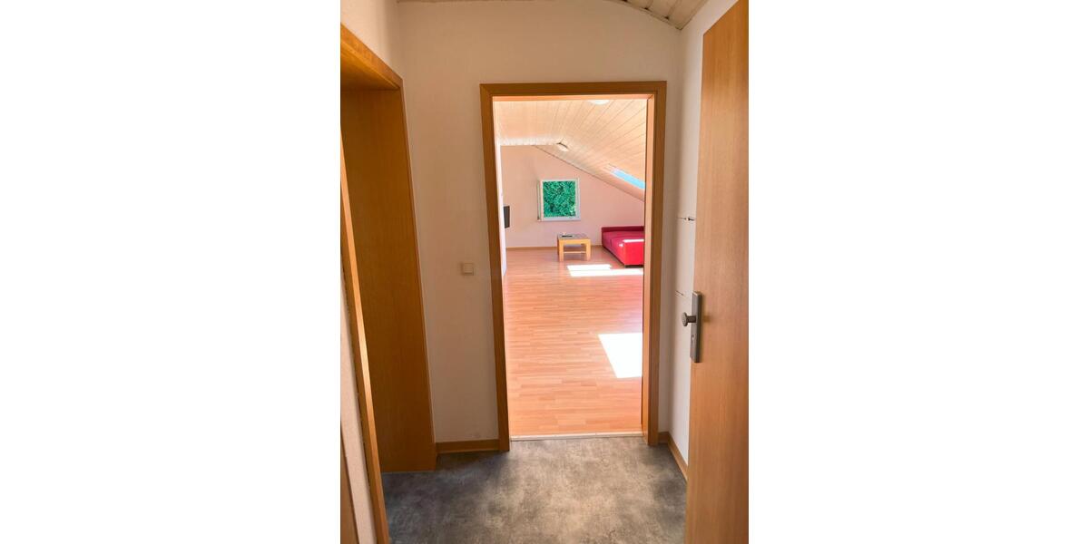 Dachgeschoßwohnung Siegen Weidenau - 3 Zimmer, 70 m&sup2;, 480&euro; | Angebot:26321236