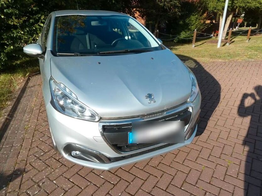 Peugeot 208 19.000 km 10.600 € Langelsheim 38685