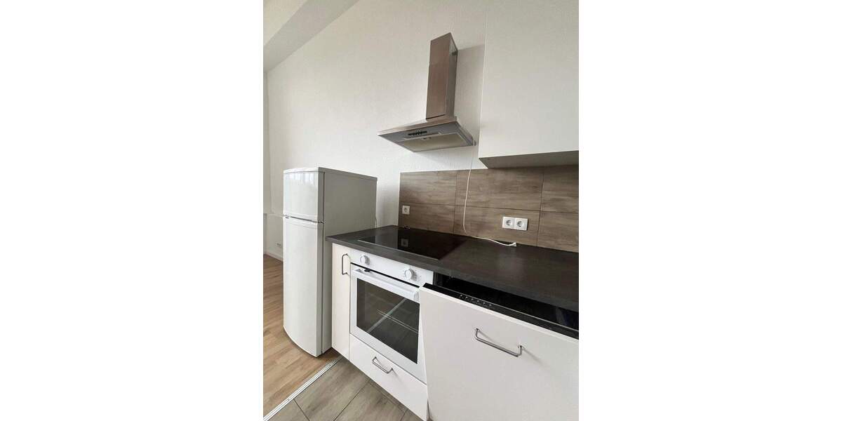 Etagenwohnung Wiesbaden Mitte - 2 Zimmer, 100 m&sup2;, 1.200&euro; | Angebot:25778336