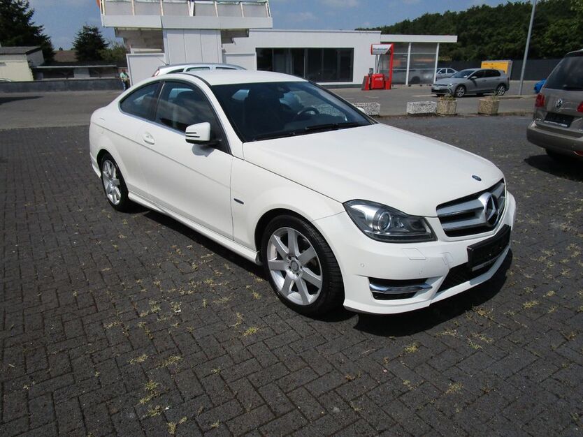 Mercedes-Benz C 250 92.000 km 17.990 € BERGHEIM 50126