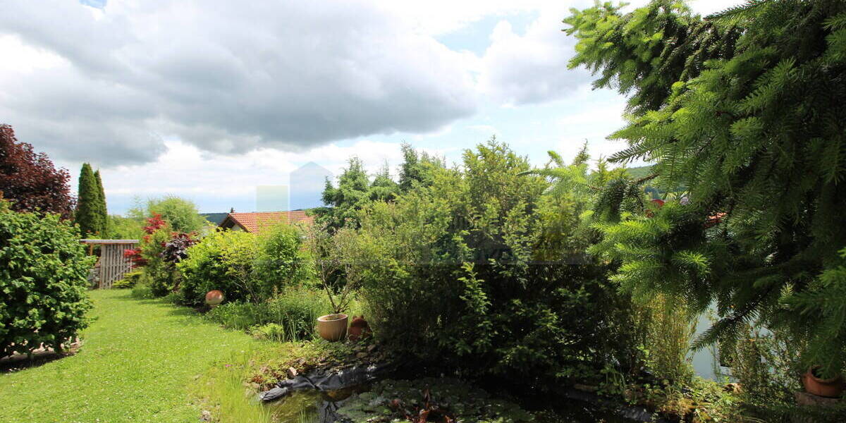 Wohnen auf einer Ebene mit Weitblick: Gepflegter Bungalow mit Einliegerwohnung, sonnigem Garten und Panorama in Toplage von Blumberg! 5 zimmer