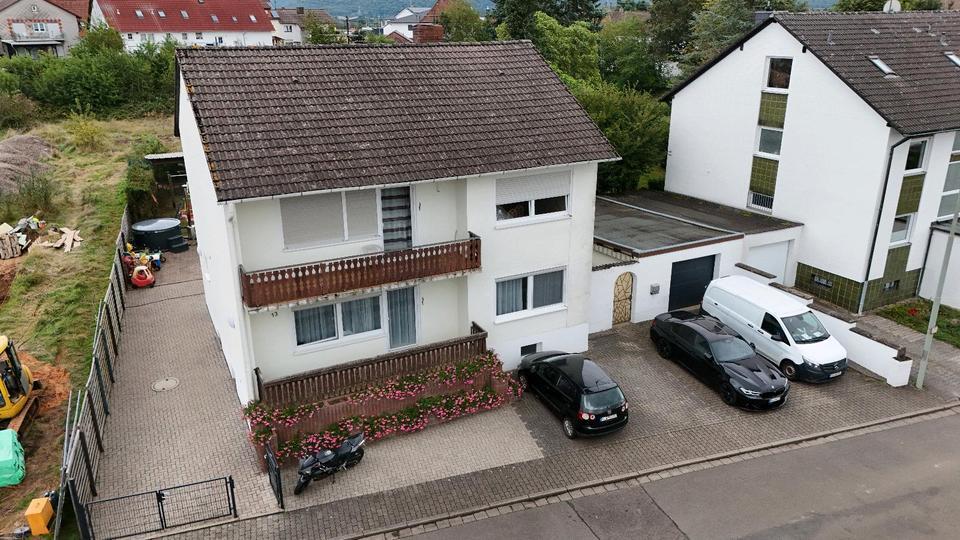 Einfamilienhaus mit Garage und großem Garten in Miesau