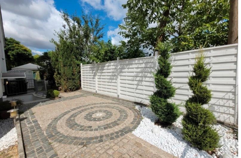 Reihenhaus Frankfurt am Main Nord-Ost - 5 Zimmer, 140 m&sup2;, 2.300&euro; | Angebot:26299992