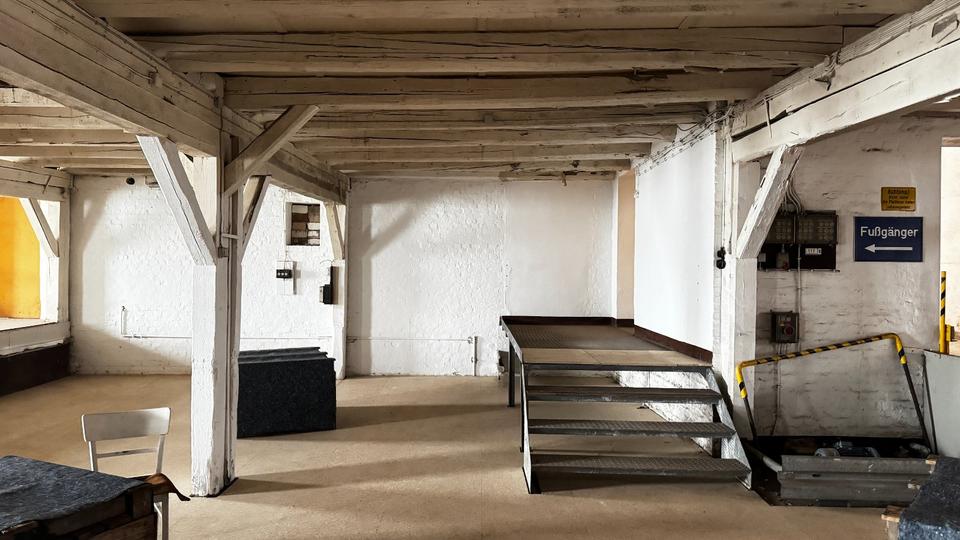 individuell zuzuschneidende Gewerbefläche in historischem Fachwerkgebäude zimmer