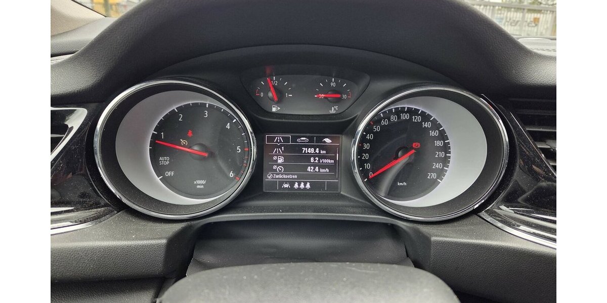 Opel Insignia Sports Tourer Elegance 47.149 km 15.250 &euro; Wilsdruff 01723