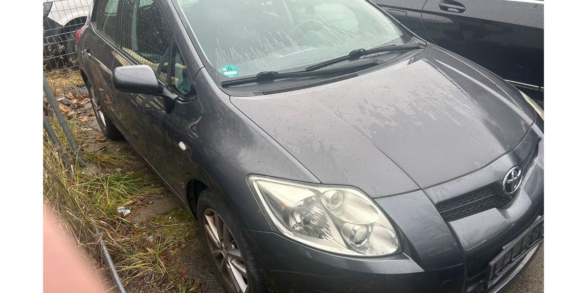 Toyota Auris 134.000 km 2.199 &euro; Kirchheim 85551