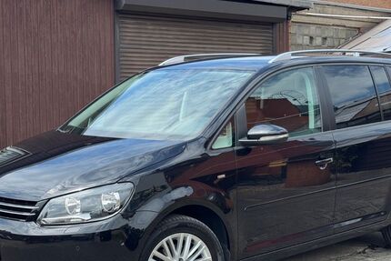 VW Touran 150.000 km 8.900 &euro; Duisburg 47179