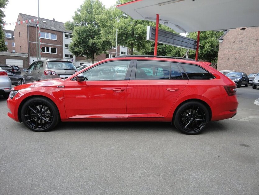 Superb Sportline4x4 Navi PanoSdach BiXenon Leder