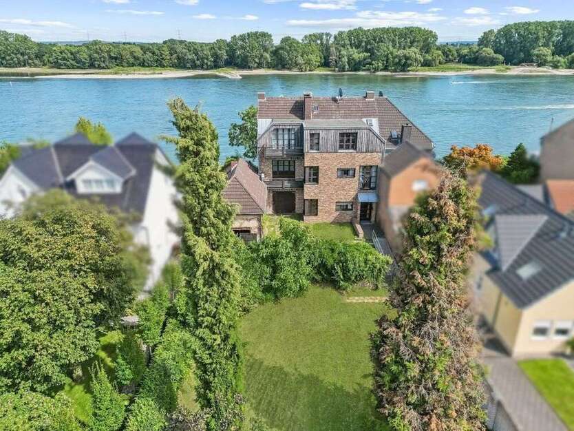 Haus zum Kaufen in Wesseling 1.400.000 € 284 m²