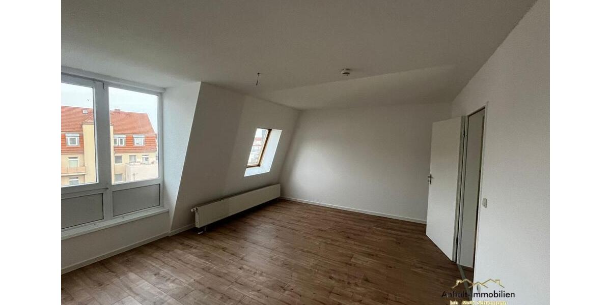 Dachgeschoßwohnung Bitterfeld-Wolfen Bitterfeld - 2 Zimmer, 62 m&sup2;, 405&euro; | Angebot:26665211