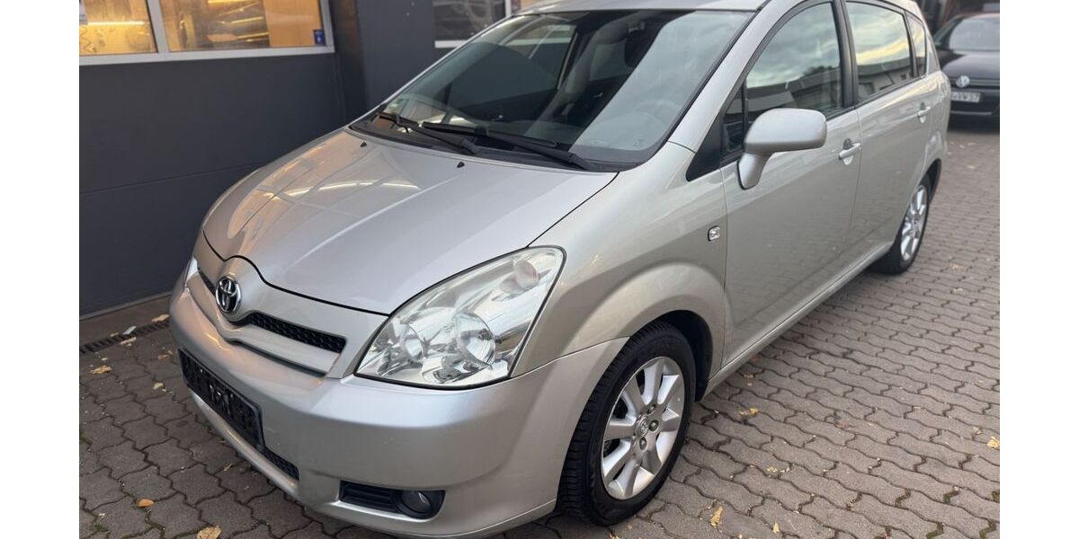 Toyota Corolla Verso 97.340 km 6.990 &euro; Göttingen 37079