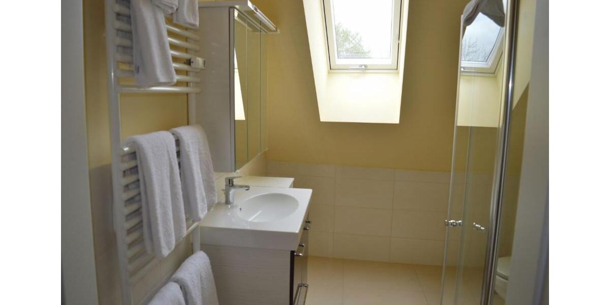 Dachgeschoßwohnung Kahla - 3 Zimmer, 59 m&sup2;, 700&euro; | Angebot:25918079