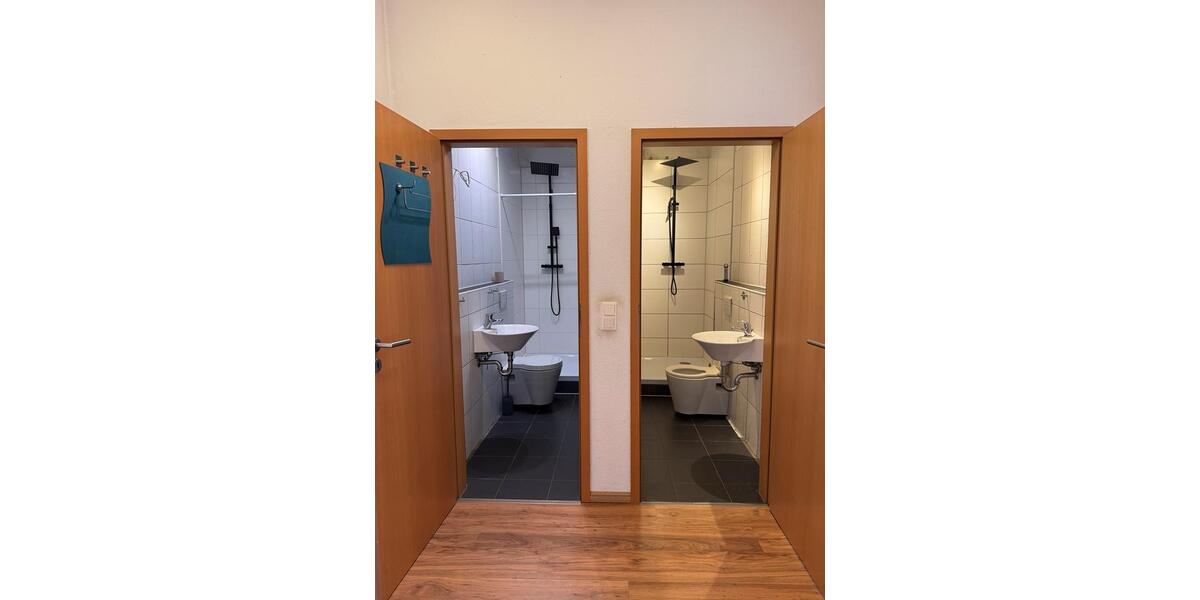 Etagenwohnung Wilhelmshaven - 5 Zimmer, 165 m&sup2;, 315&euro; | Angebot:25964851