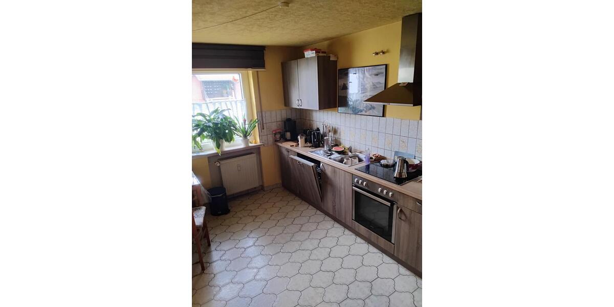Etagenwohnung Felsberg - 4 Zimmer, 160 m&sup2;, 1.100&euro; | Angebot:26613018